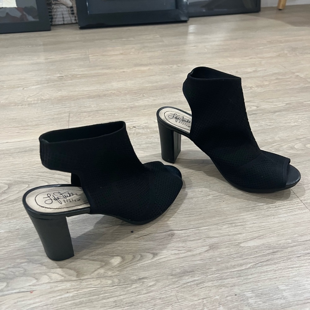 Stretchy easy to put on Mules with a soft sole